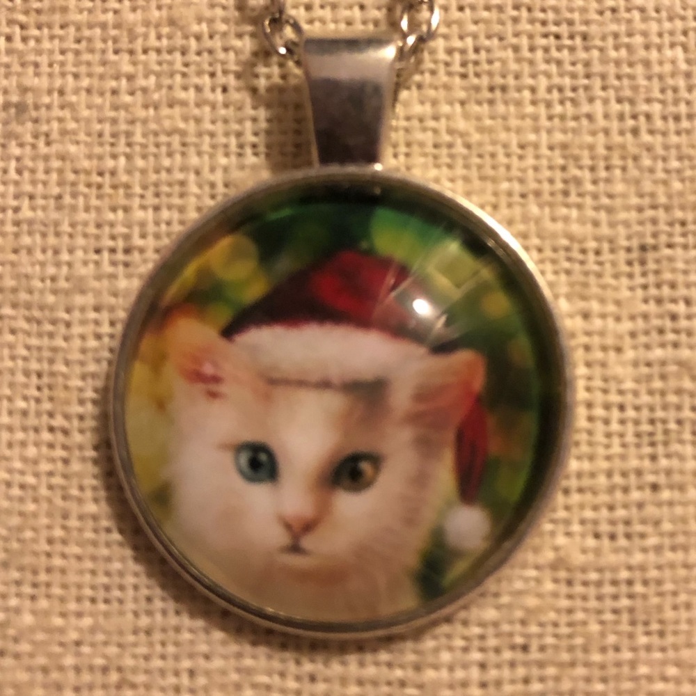 Christmas kitty necklace